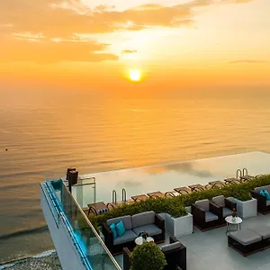 https://tms-luxury-hotel-danang-beach.dananghotels.net