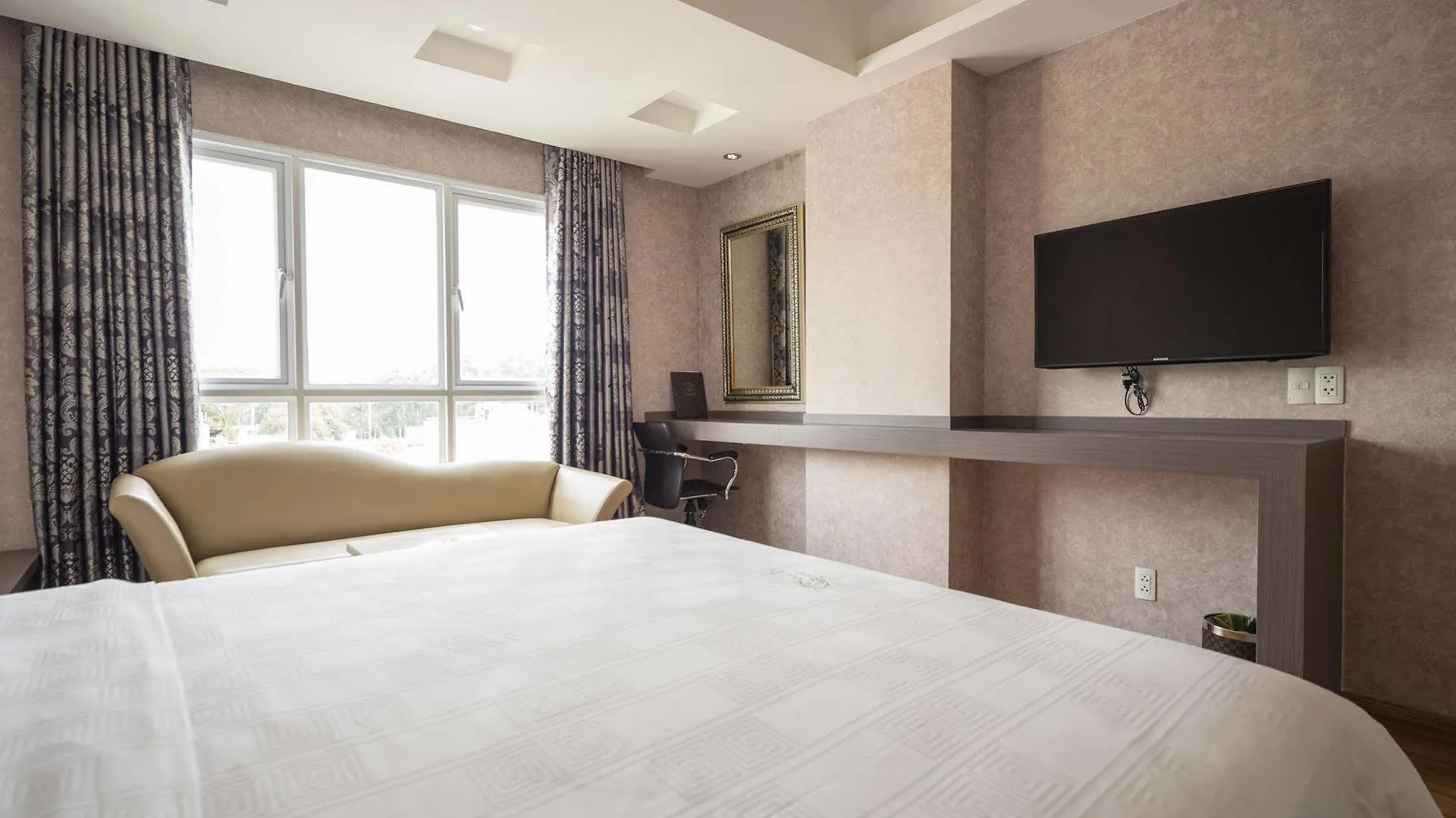 Adora Art Hotel Ho Chi Minh City 4*,  Vietnam
